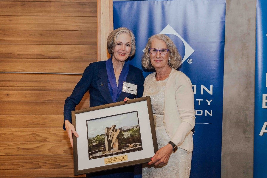 photo of Amy Tykeson and President Spilde